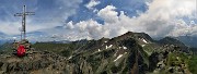03 In vetta al Pizzo Zerna (2572 m) con vista su alte cime orobiche